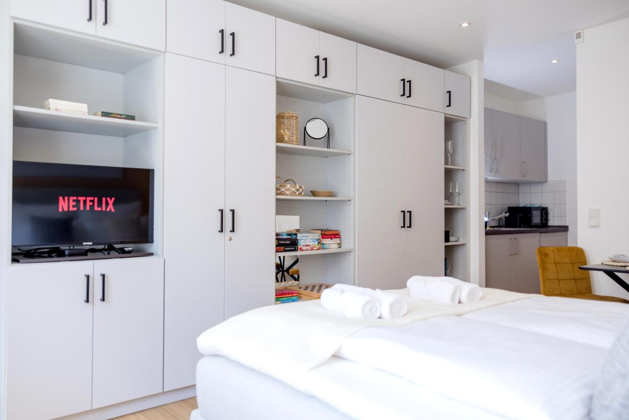 Lumen Homes - Altstadt-Studio Direkt Im Zentrum, Kueche, Netflix, Oeffentlicher Parkplatz Ums Eck Ingolstadt Exterior foto