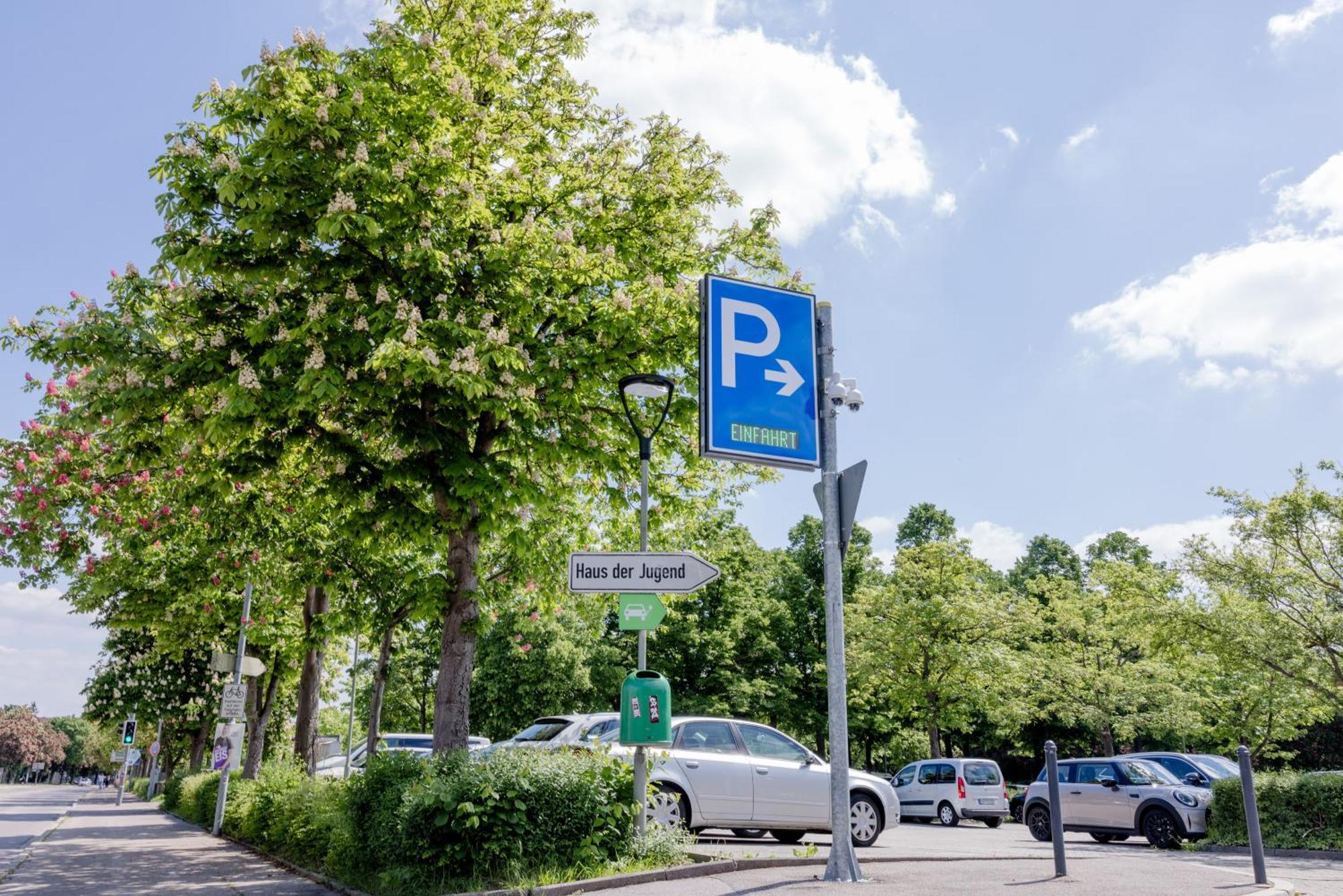Lumen Homes - Altstadt-Studio Direkt Im Zentrum, Kueche, Netflix, Oeffentlicher Parkplatz Ums Eck Ingolstadt Exterior foto